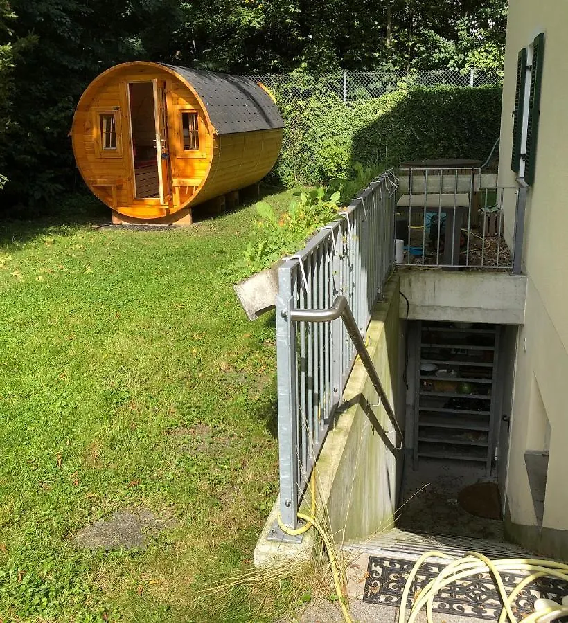 Апартаменты Holz-Wohnfass In Muenchen-Nymphenburg