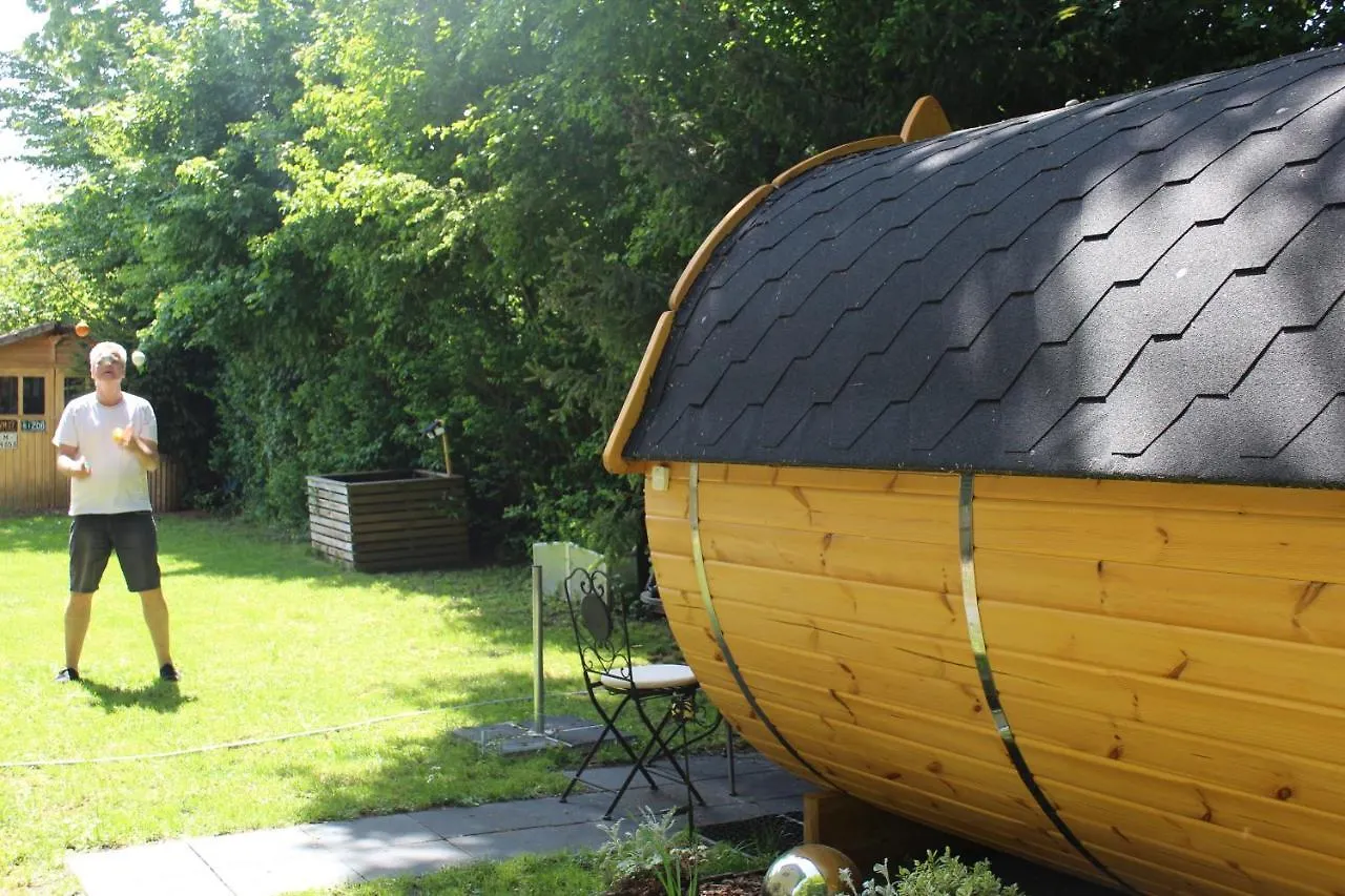 Апартаменты Holz-Wohnfass In Muenchen-Nymphenburg