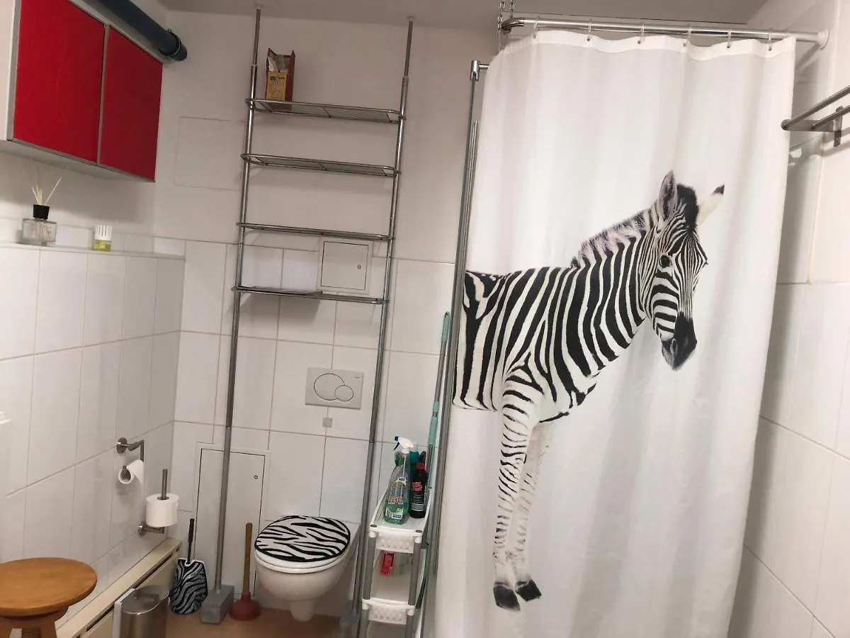 Apartment Ferienwohnung Holz-Wohnfass in München-Nymphenburg