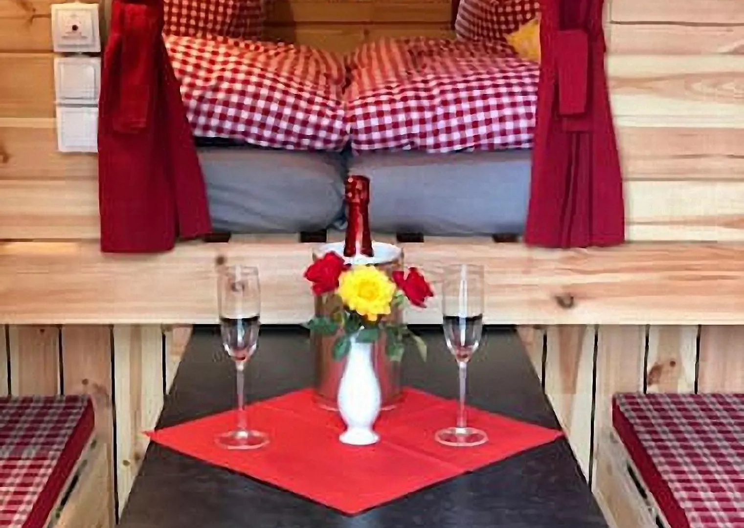 Apartment Ferienwohnung Holz-Wohnfass in München-Nymphenburg Deutschland